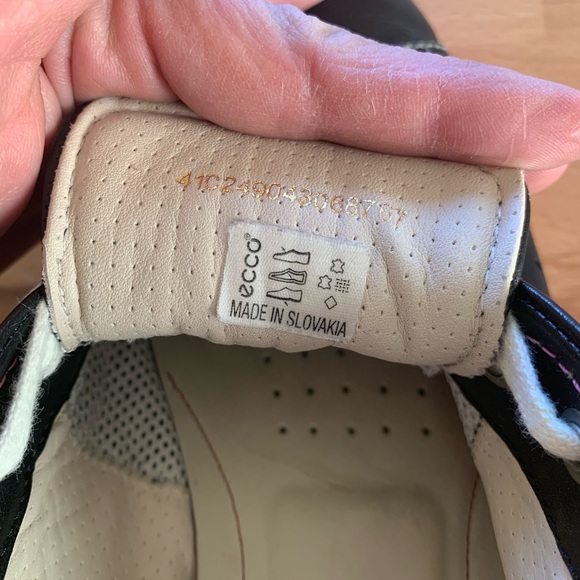 Ecco black leather sneakers size 10-10.5 (European 41) - Picture 8 of 13
